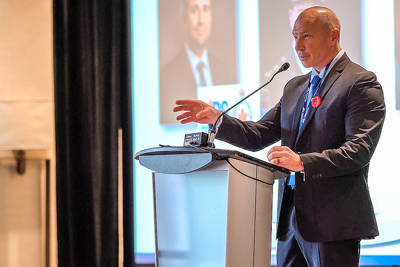 Chief Rich Johnston of Barrie Police Service speaking at the Building Bridges Conference